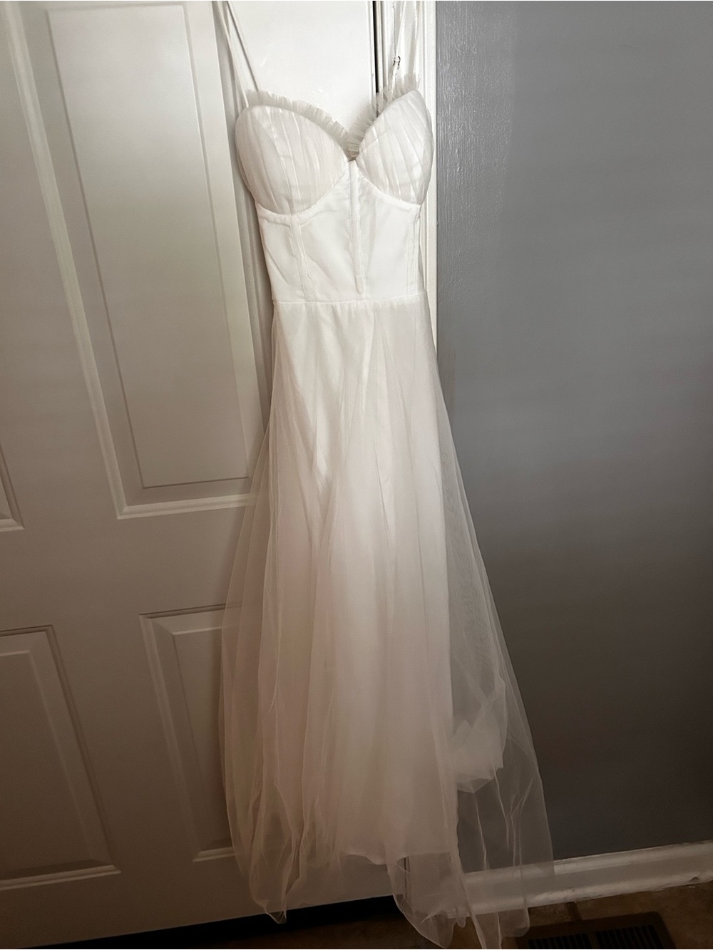 Selfie Leslie White Tulle Spaghetti-Strap Wedding Dress